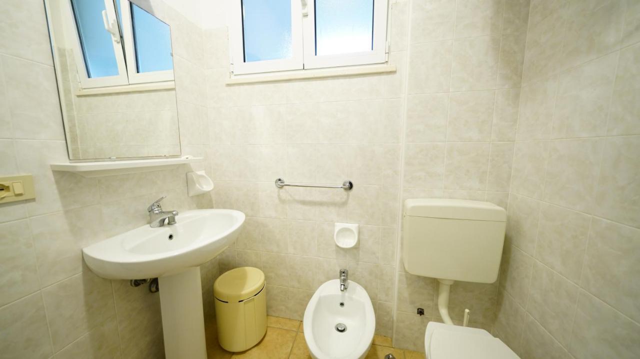 Residenza Holiday Llido Degli Estensi Luaran gambar