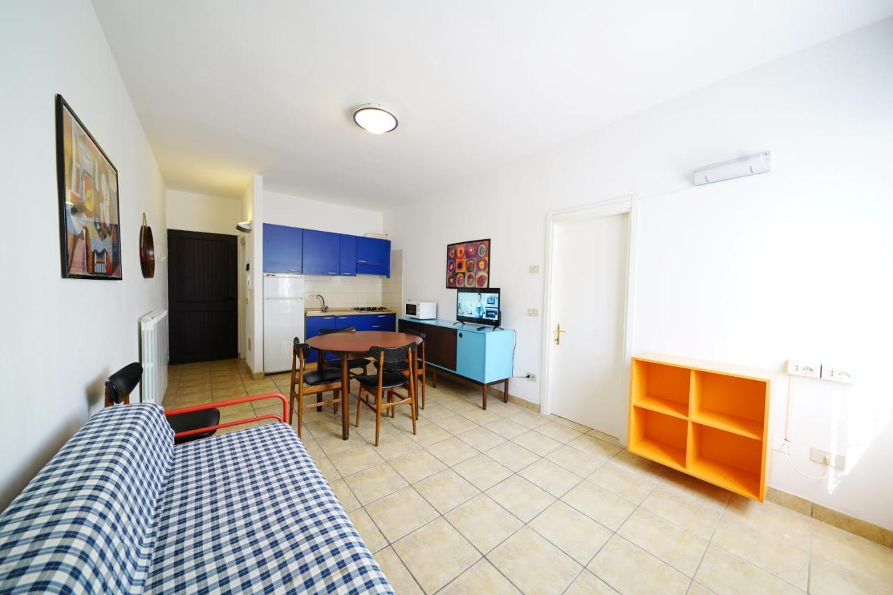Residenza Holiday Llido Degli Estensi Luaran gambar