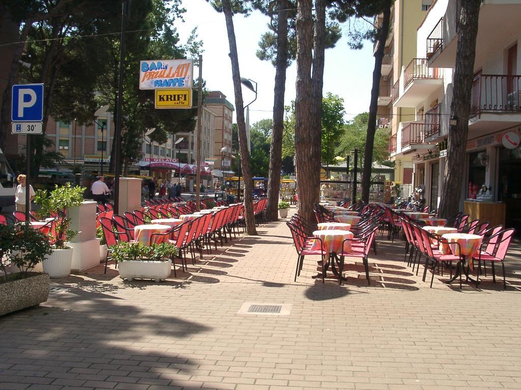 Residenza Holiday Llido Degli Estensi Luaran gambar