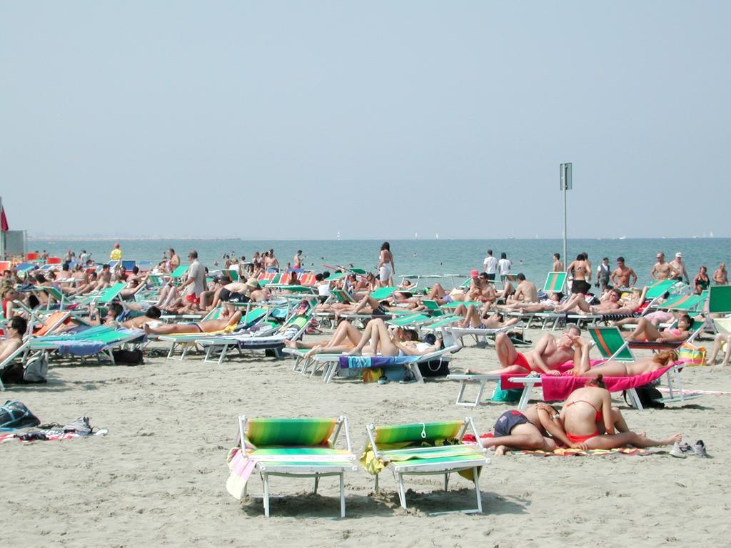 Residenza Holiday Llido Degli Estensi Luaran gambar