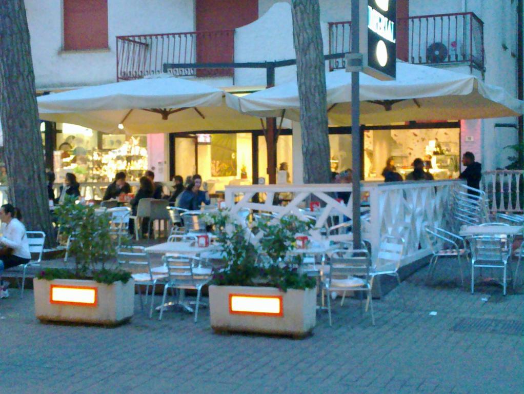 Residenza Holiday Llido Degli Estensi Luaran gambar